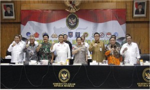 Coordinating Minister for Political, Legal, and Security Affairs Wiranto along with several high-ranking officials attend a coordination meeting at Coordinating Ministry for Political, Legal, and Security Affairs, Jakarta, Monday (15/4). (Photo by: Coordinating Ministry for Political, Legal, and Security Affairs).