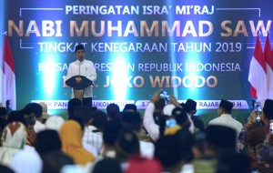 President Jokowi attends Commemoration of Isra Miraj (the Ascension of the Prophet Muhammad) in Sukoharjo, Central Java, Wednesday (3/4). Photo by: Rahmat/PR.  