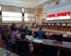 The atmosphere of the meeting of the House of Representatives (DPR) Commission II and South Sulawesi Regional Government at the Governor of South Sulawesi Office, Friday (29/3). (Photo by: Anggun/PR)