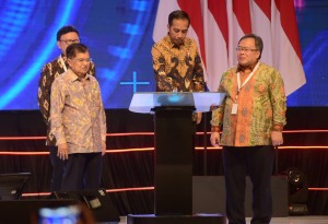 Presiden Jokowi didampingi Wapres Jusuf Kalla, Menteri PPN/Kepala Bappenas dan Mendagri membuka Musrenbangnas 2019, di Shangri-La, Kota BNI, Jakarta Pusat, Kamis (9/5) pagi. (Foto: Rahmat/Humas)