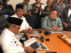 Salah satu Gubernur menyampaikan kesiapan daerahnya menjadi lokasi ibukota baru RI saat diskusi di Gedung Bina Graha, Jakarta, Senin (6/5) pagi. (Foto: Humas KSP)