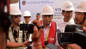 Minister of Transportation Budi Karya Sumadi meets reporters after an inspection on the progress of Patimban Port construction, Subang Regency, West Java, Sunday (23/6). (Photo by: IST)