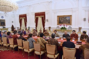 Presiden Jokowi mnerima jajaran pengurus APINDO dan HIPPINDO, di Istana Merdeka, Jakarta, Kamis (13/6) pagi. (Foto: OJI/Humas)