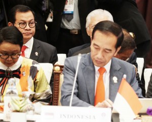 Presiden Jokowi menghadiri sidang pleno KTT ASEAN, di Hotel Athenee, Bangkok, Thailand, Sabtu (22/6). (Foto: Dinda M/Humas)