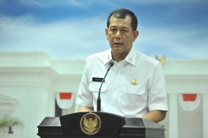 Kepala BNPB Doni Monardo menyampaikan keterangan pers usai rapat terbatas, di Kantor Presiden, Jakarta, Senin (15/7) sore. (Foto: JAY/Humas)