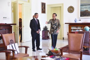 Presiden Jokowi menerima kunjungan Menlu Singapura Vivian Balakhrisnan, di Istana Kepresidenan Bogor, Jabar, Rabu (17/7) siang. (Foto: FID/Humas)