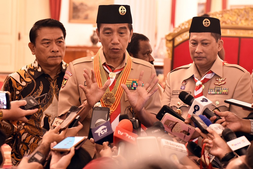 Sekretariat Kabinet Republik Indonesia | President Jokowi Gives Police ...