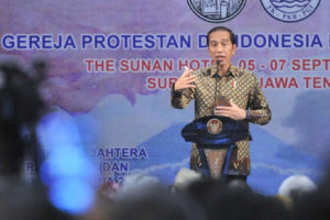 Presiden Jokowi menyampaikan sambutan pada pembukaan Konsultasi Nasional XIII Tahun 2019 Forum Komunikasi Pria Kaum Bapak Persekutuan Gereja-Gereja di Indonesia, di Hotel Sunan, Solo, Jawa Tengah, Jumat (6/9) sore. (Foto: JAY/Humas)