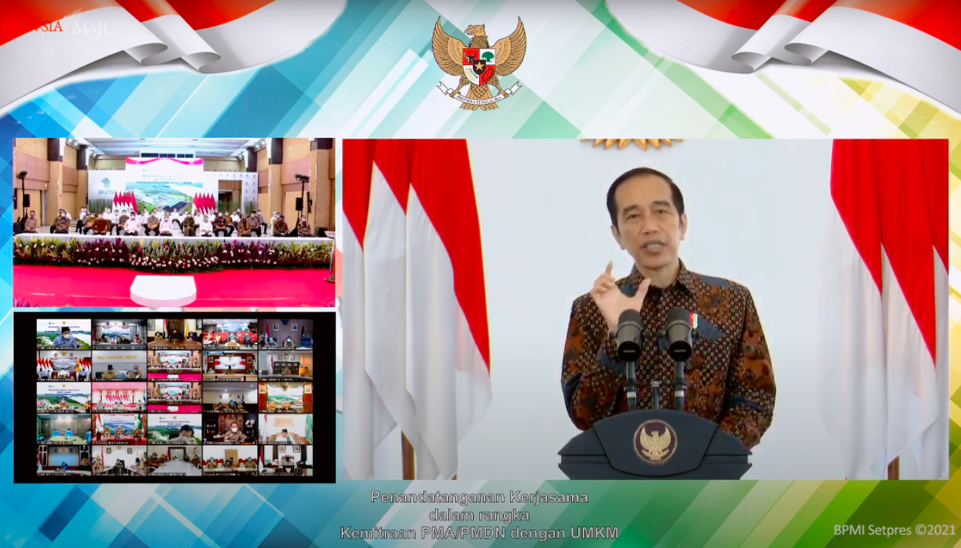 Presiden Jokowi dalam acara Penandatanganan Kerja Sama dalam rangka Kemitraan PMA dan PMDN dengan UMKM, yang dilakukan secara virtual, Senin (18/01/2021), dari Istana Kepresidenan Bogor, Jawa Barat. (Sumber: Tangkapan Layar YouTube Sekretariat Presiden)