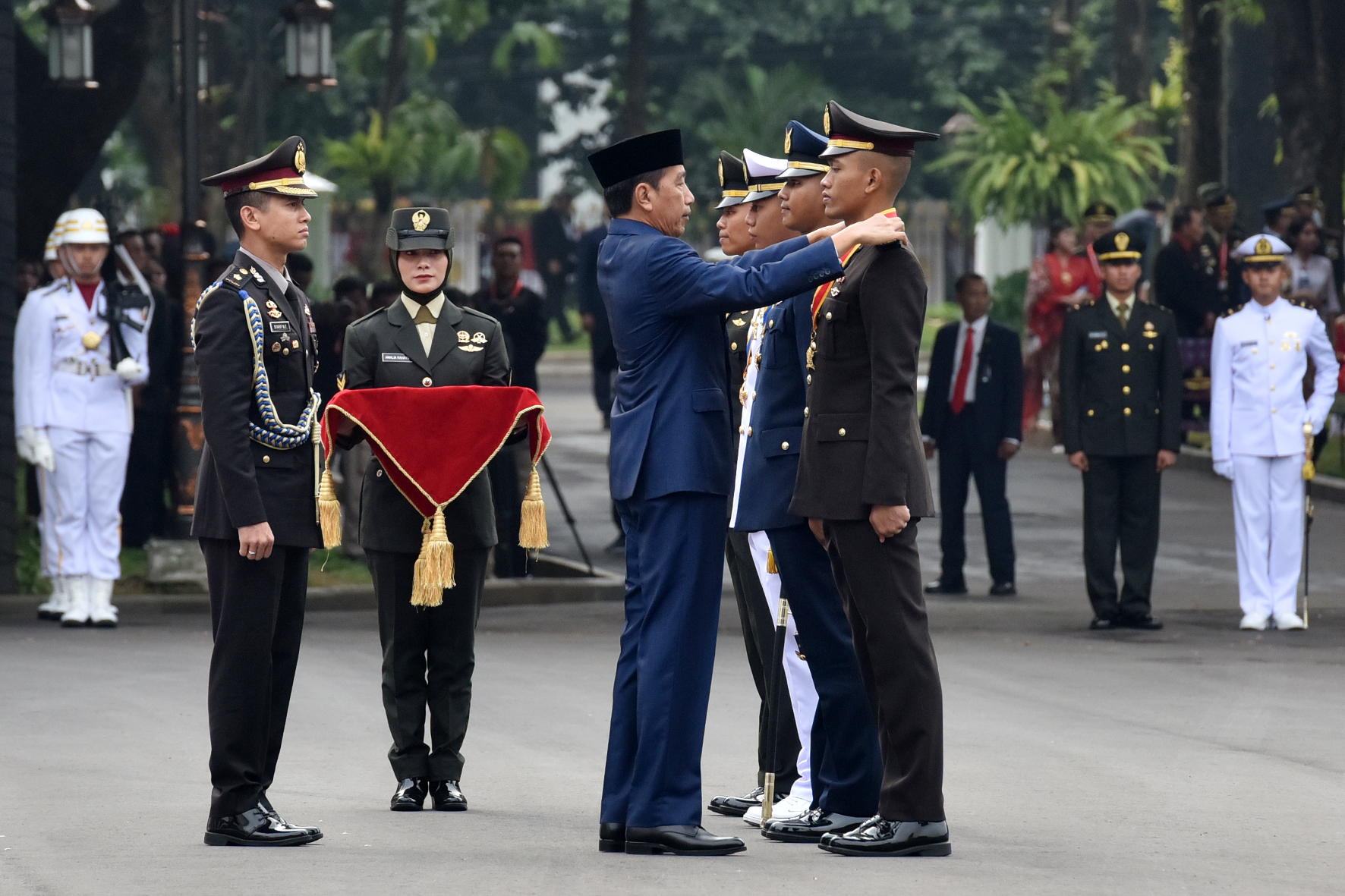 Sekretariat Kabinet Republik Indonesia Presiden Jokowi Lantik 833 Perwira Remaja Tni Dan Polri