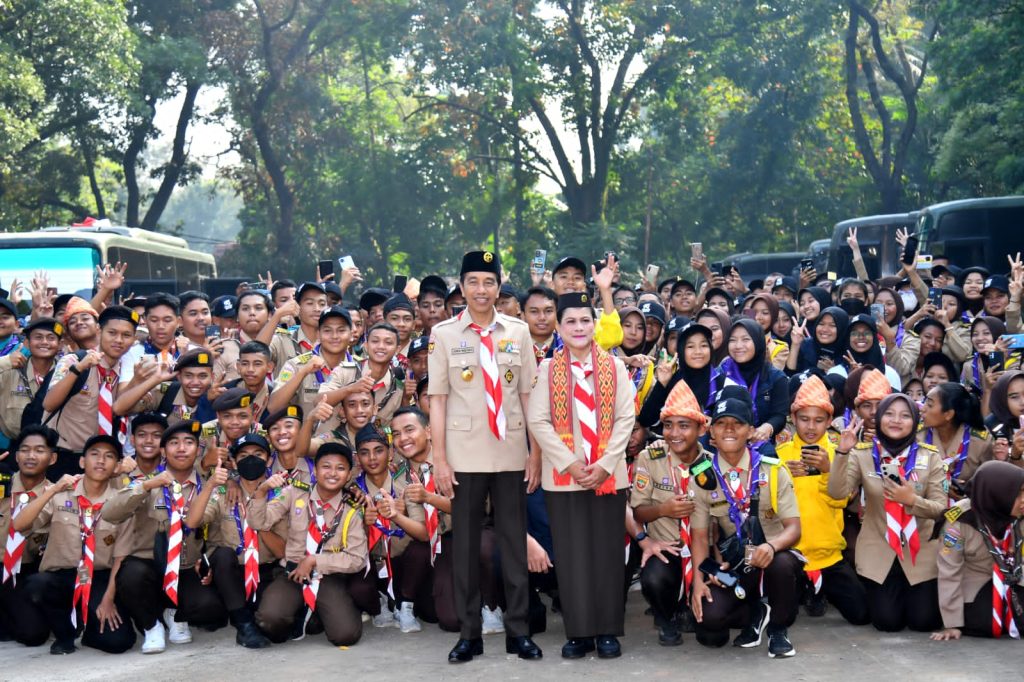 Sekretariat Kabinet Republik Indonesia Presiden Jokowi Dan Ibu Iriana