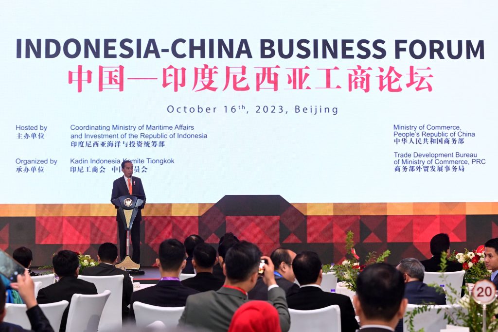 Presiden Joko Widodo menghadiri Forum Bisnis Indonesia-Republik Rakyat Tiongkok (RRT) yang digelar di China World Hotel, Beijing, RRT, pada Senin, 16 Oktober 2023. Foto: BPMI Setpres/Muchlis Jr.