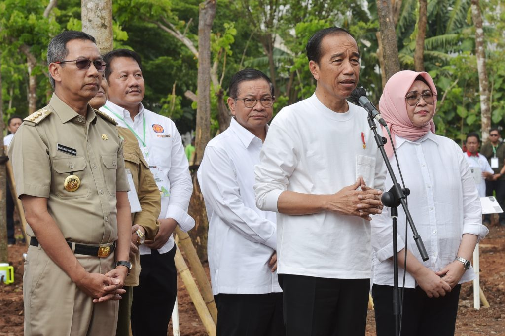 Sekretariat Kabinet Republik Indonesia |  Presiden Jokowi mengatakan pembangunan IKN menciptakan pusat-pusat ekonomi baru