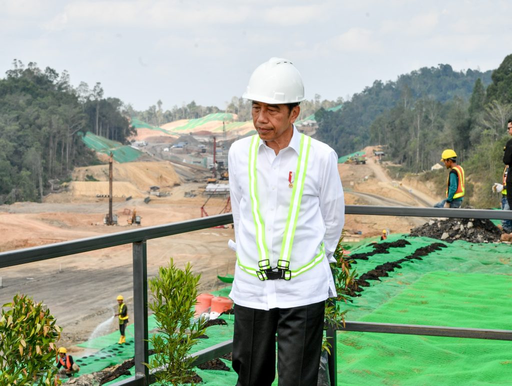 Presiden Joko Widodo Meninjau Proyek Jalan Tol  IKN (01/11/2023)