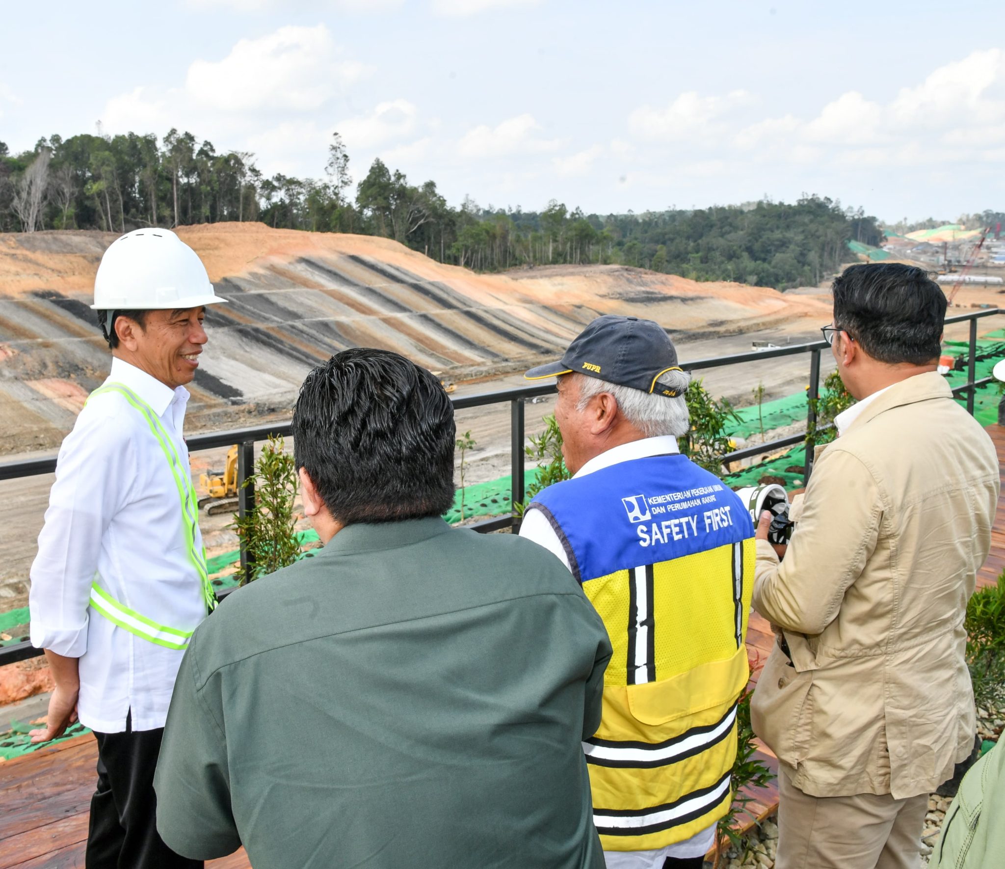 Sekretariat Kabinet Republik Indonesia | Tinjau Pembangunan Jalan Tol ...