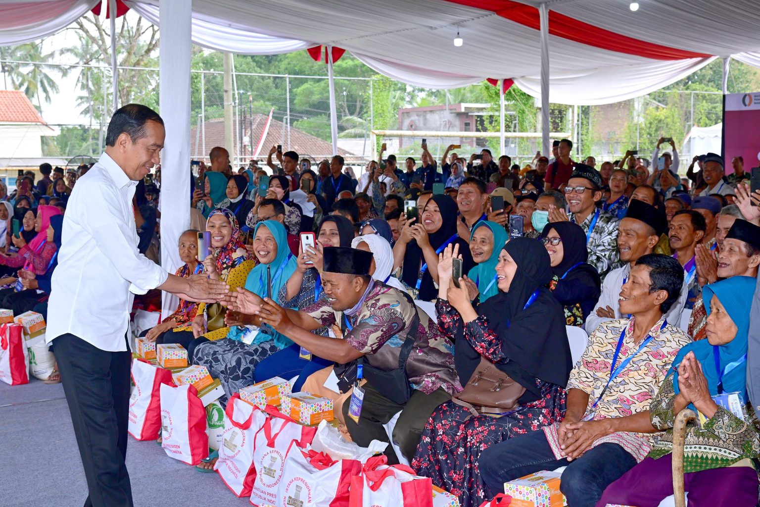 Sekretariat Kabinet Republik Indonesia | Presiden Dan Ibu Iriana Cek ...