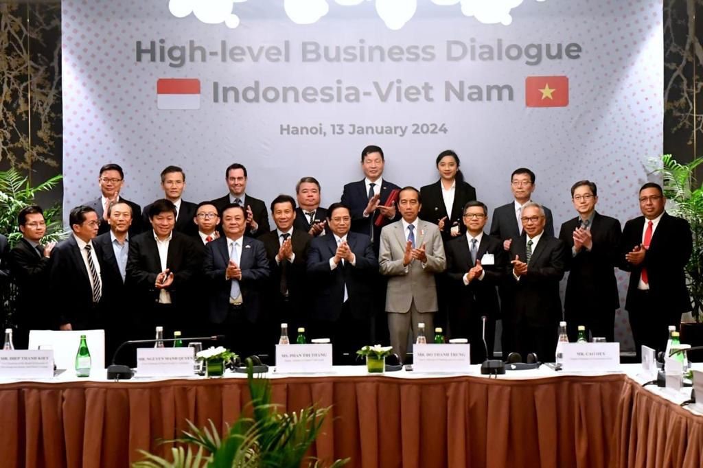 Sekretariat Kabinet Republik Indonesia |  Presiden Jokowi menyerukan kerja sama yang lebih kuat antara Indonesia dan Vietnam di bidang bisnis