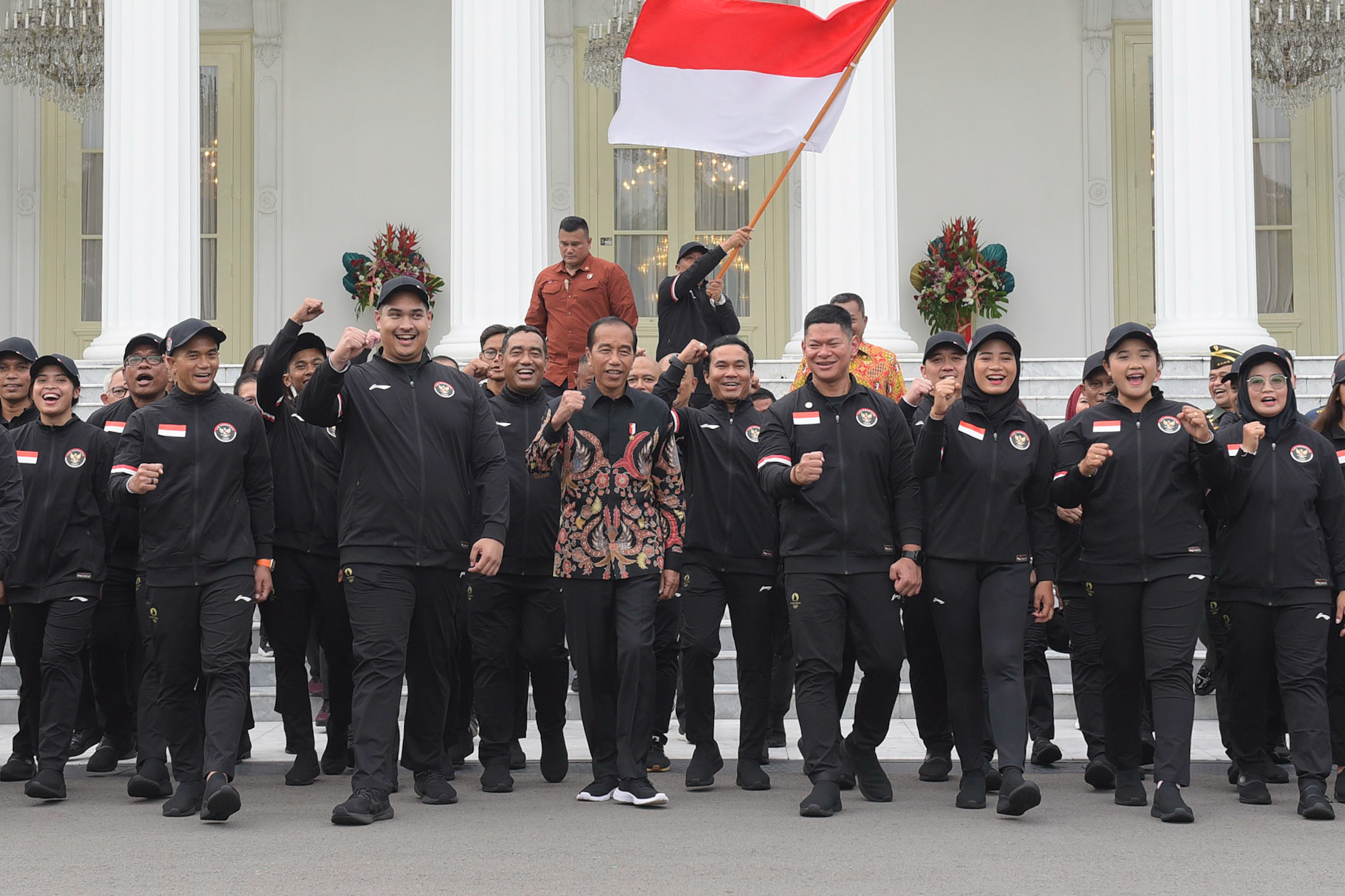 Sekretariat Kabinet Republik Indonesia |  Presiden Jokowi mengirimkan delegasi Indonesia ke Olimpiade Paris 2024