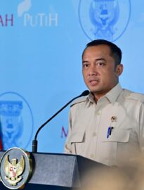 Menteri Sekretaris Negara Prasetyo Hadi, dalam keterangannya menjelaskan bahwa Presiden Prabowo Subianto membentuk Satuan Tugas (Satgas) Percepatan Rehabilitasi dan Rekonstruksi Pascabencana di tiga provinsi terdampak bencana