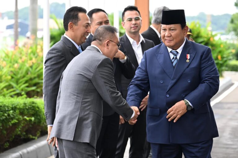Presiden Republik Indonesia Prabowo Subianto bertolak menuju Inggris dan Swiss pada Minggu, 18 Januari 2026 untuk menghadiri sejumlah pertemuan strategis.