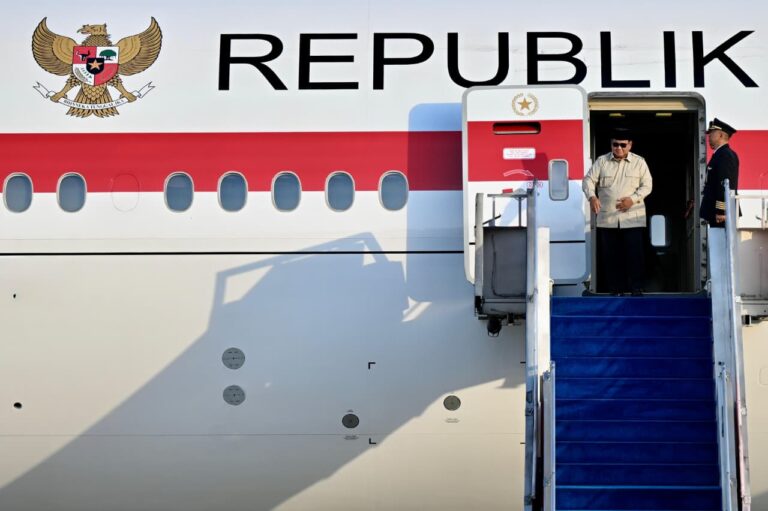 Presiden Prabowo iba kembali di Tanah Air usai merampungkan rangkaian lawatan luar negerinya ke tiga negara sahabat, yakni Inggris, Swiss, dan Prancis pada Sabtu, 24 Januari 2026, sekitar pukul 17.30 WIB.