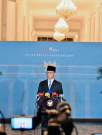 Menlu Sugiono menjelaskan pertemuan Presiden Prabowo bersama tokoh dan akademisi politik luar negeri di Istana Merdeka, Jakarta, pada Rabu, 4 Februari 2026.