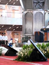Presiden Prabowo menghadiri acara Bersatu dalam Munajat untuk Keselamatan Bangsa serta Pengukuhan dan Ta’aruf Pengurus Majelis Ulama Indonesia (MUI) Masa Khidmat 2025–2030 yang diselenggarakan di Masjid Istiqlal, Jakarta pada Sabtu, 7 Februari 2026.
