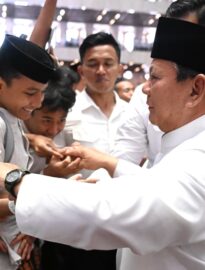 Presiden Prabowo menyampaikan rencana penyediaan lahan di kawasan Bundaran Hotel Indonesia (HI), Jakarta, untuk pembangunan gedung bagi Majelis Ulama Indonesia (MUI) serta berbagai lembaga umat Islam dalam taklimatnya di Masjid Istiqlal, Jakarta pada Sabtu, 7 Februari 2026.
