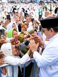 Presiden Prabowo Subianto menegaskan komitmen pemerintah untuk menegakkan keadilan dan menghadirkan kemakmuran bagi seluruh rakyat Indonesia sebagai amanat utama Undang-Undang Dasar 1945 dalam sambutannya di Mujahadah Kubro Satu Abad Nahdlatul Ulama (NU).