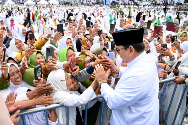 Presiden Prabowo Subianto menegaskan komitmen pemerintah untuk menegakkan keadilan dan menghadirkan kemakmuran bagi seluruh rakyat Indonesia sebagai amanat utama Undang-Undang Dasar 1945 dalam sambutannya di Mujahadah Kubro Satu Abad Nahdlatul Ulama (NU).