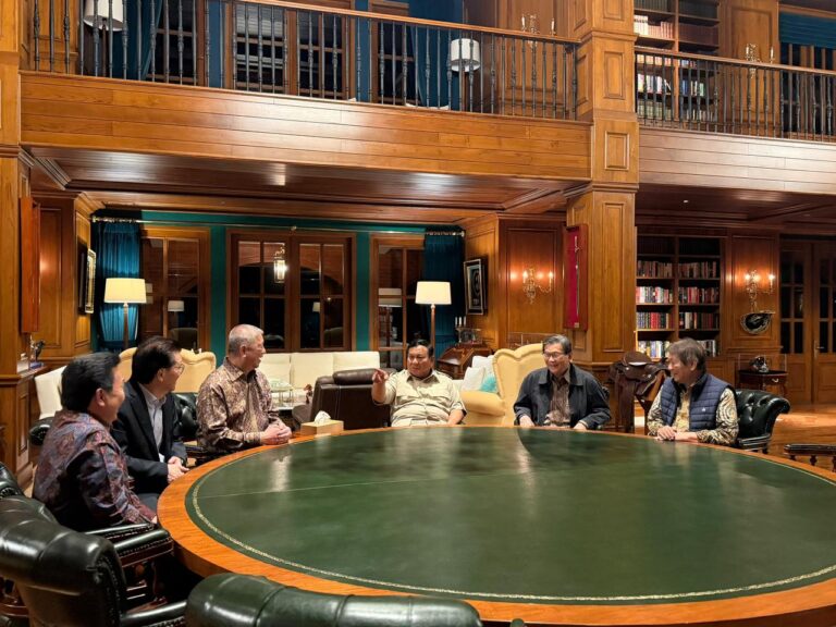 Presiden Prabowo Subianto menerima permohonan audiensi dari lima pengusaha nasional di kediaman pribadinya di Hambalang, Bogor, pada Selasa malam, 10 Februari 2026.