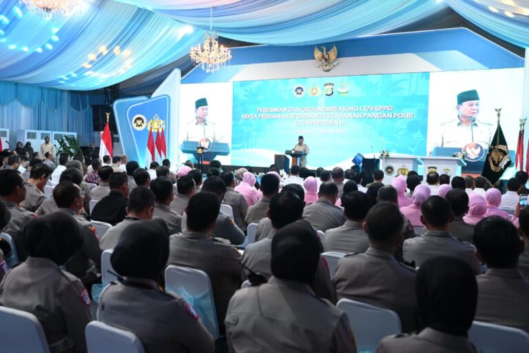 Presiden Prabowo Subianto meresmikan 1.072 SPPG ,18 Gudang Ketahanan Pangan serta groundbreaking 107 SPPG Polri di seluruh Indonesia. Kegiatan tersebut digelar di SPPG Polri Palmerah, Jakarta, pada Jumat, 13 Februari 2026.