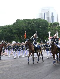 Satuan Pasukan Pengamanan Presiden (Paspampres) menggelar Upacara Serah Terima Pengawal Istana Kepresidenan di depan Istana Merdeka, Jakarta.