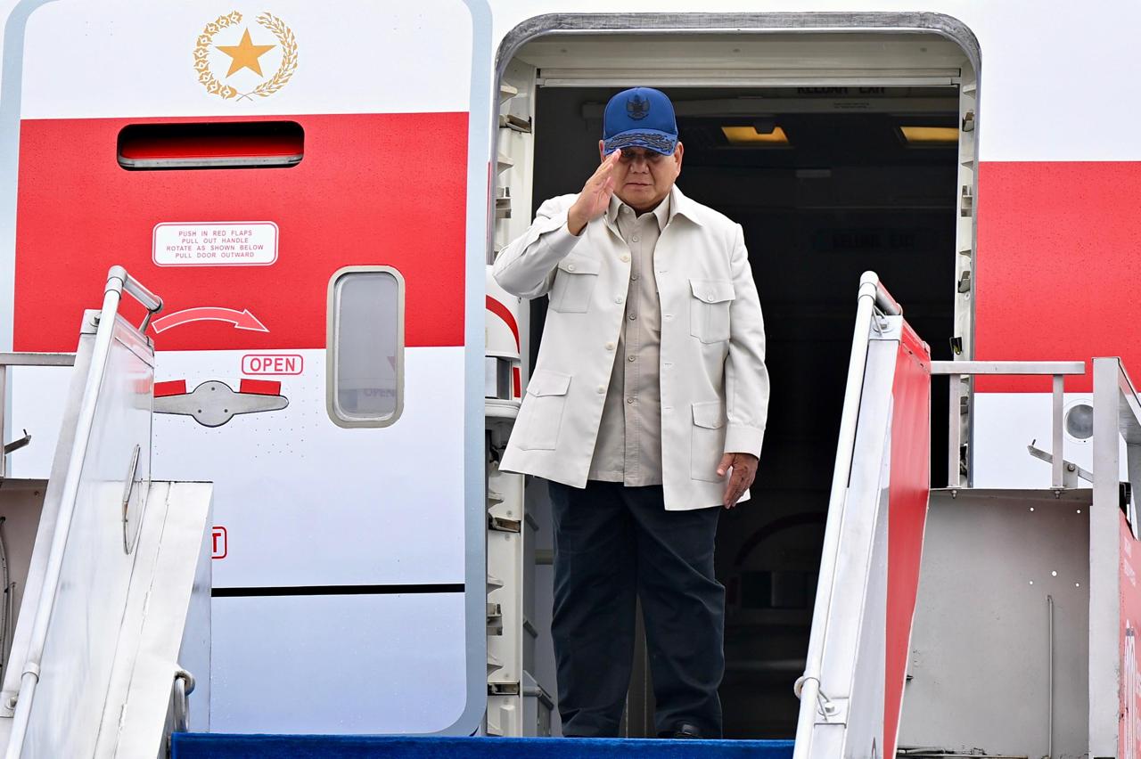 Presiden Prabowo Subianto bertolak untuk melakukan kunjungan Kerja ke Washington DC, Amerika Serikat pada Senin, 16 Februari 2026.
