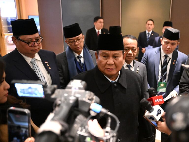 Presiden Prabowo Subianto memberikan keterangan pers kepada awak media di Washington DC pada Kamis, 19 Februari 2026.