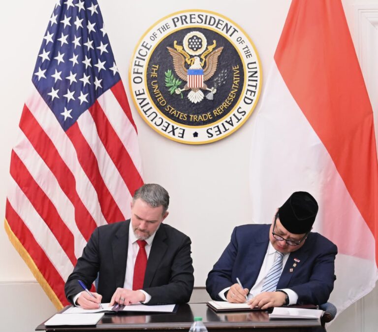Pemerintah Indonesia dan pemerintah Amerika Serikat resmi menandatangani Perjanjian Perdagangan Timbal Balik bertajuk “Toward a New Golden Age for the US–Indonesia Alliance”. di Washington DC, pada Kamis, 19 Februari 2026.