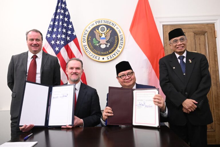 Pemerintah Indonesia dan pemerintah Amerika Serikat resmi menandatangani Perjanjian Perdagangan Timbal Balik bertajuk “Toward a New Golden Age for the US–Indonesia Alliance”. di Washington DC, pada Kamis, 19 Februari 2026.