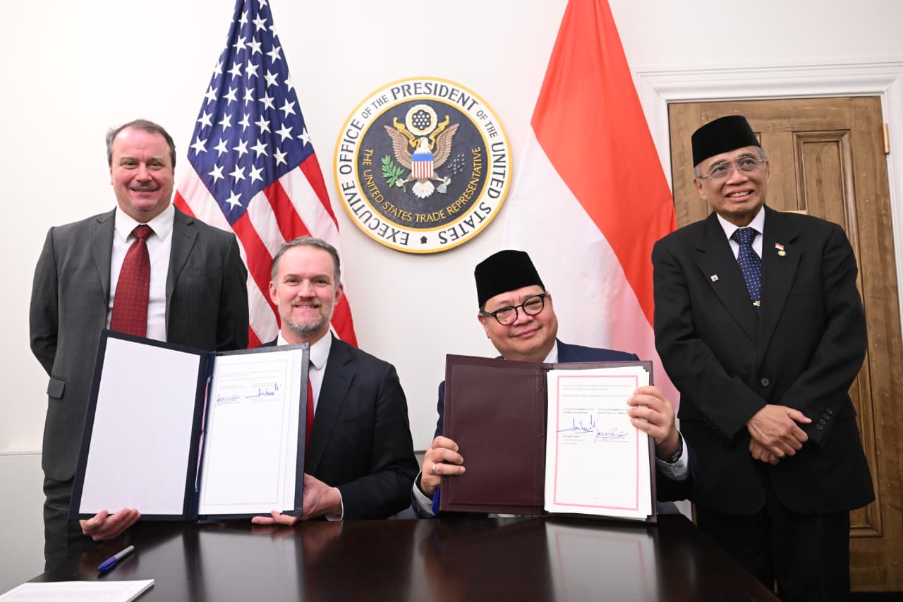 Pemerintah Indonesia dan pemerintah Amerika Serikat resmi menandatangani Perjanjian Perdagangan Timbal Balik bertajuk “Toward a New Golden Age for the US–Indonesia Alliance”. di Washington DC, pada Kamis, 19 Februari 2026.