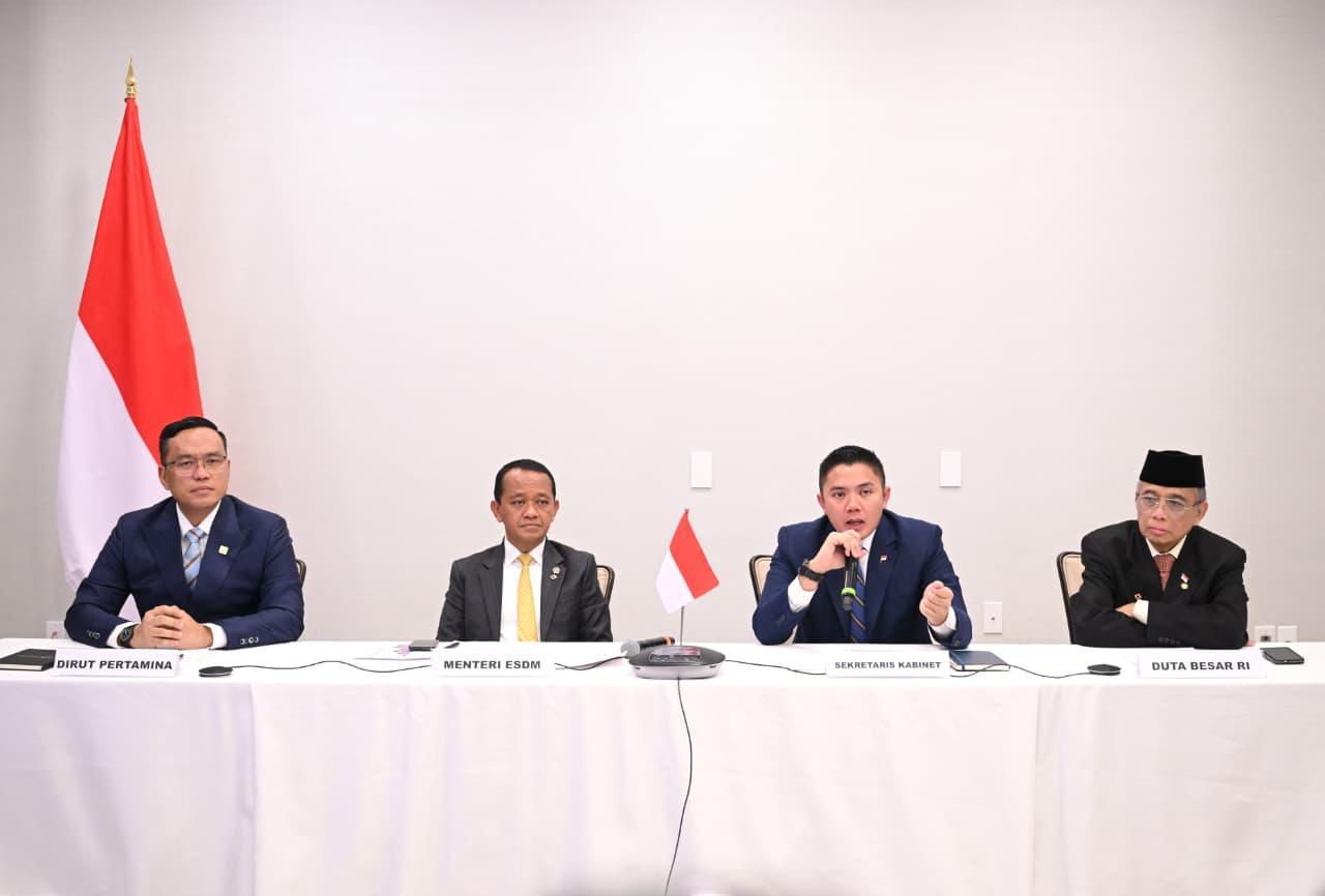 Sekretaris Kabinet Teddy Indra Wijaya menyampaikan keterangannya kepada awak media di Washington D.C., pada Jumat, 20 Februari 2026.