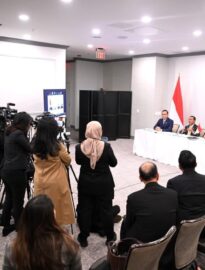 Menteri Energi dan Sumber Daya Mineral (ESDM) Bahlil Lahadalia memberikan keterangannya di Washington DC, Amerika Serikat, pada Jumat, 20 Februari 2026.