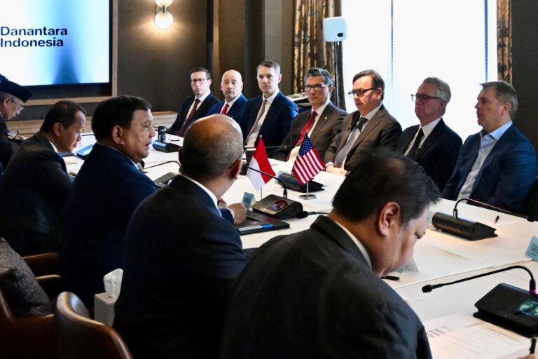 Presiden Republik Indonesia Prabowo Subianto menerima 12 pengusaha terbesar Amerika Serikat dalam pertemuan yang berlangsung di Washington DC pada 20 Februari 2026.
