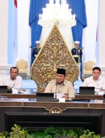Presiden Prabowo bersama para tokoh bangsa yang dihadiri oleh Presiden dan Wakil Presiden terdahulu, Menteri Luar negeri terdahulu, dan sejumlah Ketua Umum Partai Politik membahas perkembangan geopolitik
