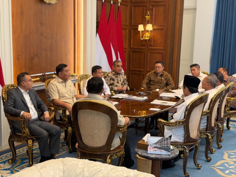 Presiden Republik Indonesia Prabowo Subianto menerima Wakil Ketua DPR RI Prof. Sufmi Dasco Ahmad di Istana Merdeka, Jakarta, pada Rabu, 4 Maret 2026.