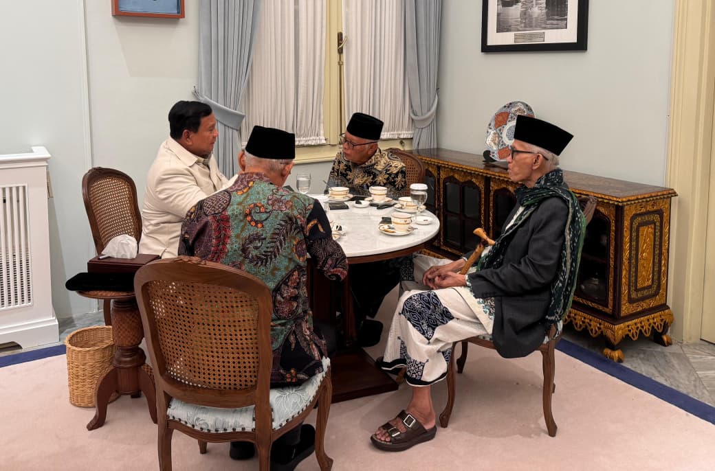 Presiden Prabowo Subianto berbuka puasa bersama sejumlah tokoh dan pimpinan organisasi Islam di Istana Merdeka Jakarta, pada Kamis malam, 5 Maret 2026.