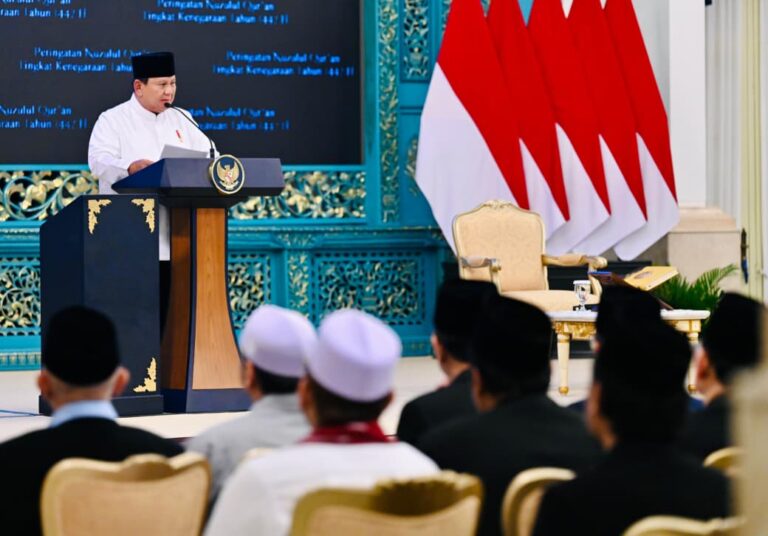 Presiden Prabowo menyampaikan sambutannya pada acara Peringatan Nuzulul Qur’an Tingkat Kenegaraan Tahun 1447 H/2026 M di Istana Negara, pada Selasa, 10 Maret 2026.