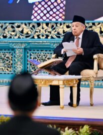 Prof. Muhammad Quraish Shihab memberikan ceramah pada Peringatan Nuzulul Qur’an Tingkat Kenegaraan Tahun 1447 H/2026 M yang digelar di Istana Negara, Jakarta, pada Selasa, 10 Maret 2026.