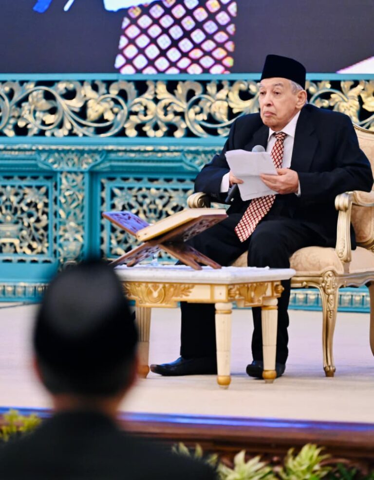 Prof. Muhammad Quraish Shihab memberikan ceramah pada Peringatan Nuzulul Qur’an Tingkat Kenegaraan Tahun 1447 H/2026 M yang digelar di Istana Negara, Jakarta, pada Selasa, 10 Maret 2026.