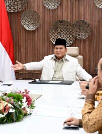 Presiden Prabowo Subianto menerima Ketua dan Anggota Dewan Ekonomi Nasional (DEN) bersama sejumlah menteri terkait di Jakarta, pada Rabu, 11 Maret 2026.