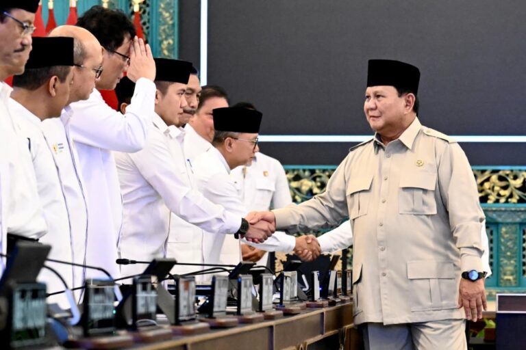 Presiden Prabowo Subianto memimpin Sidang Kabinet Paripurna yang digelar di Istana Negara, Jakarta, pada Jumat, 13 Maret 2026.