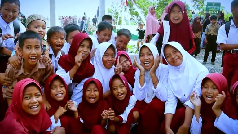 Pemerintah telah melakukan renovasi lebih dari 16.000 sekolah dan toilet dalam satu tahun pertama pemerintahan, guna menghadirkan lingkungan belajar yang lebih layak, sehat, dan aman bagi para siswa di berbagai daerah.